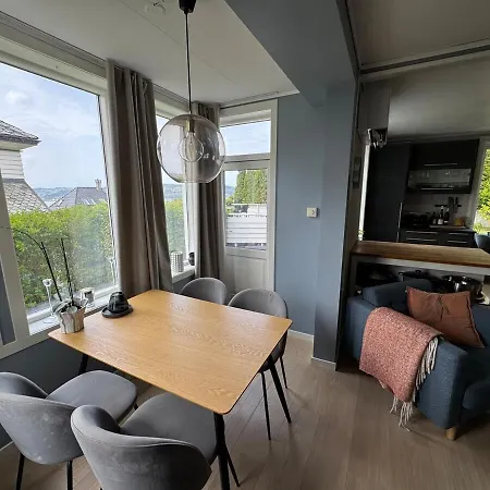 Panoramic Views And Garden! Апартаменти Берген