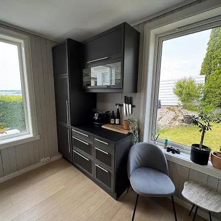 Panoramic Views And Garden!